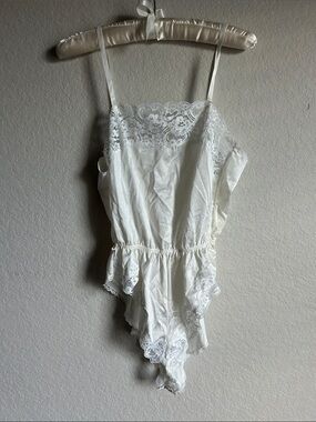 Warner's Vintage Ivory Lace-Trim Chemise Bodysuit